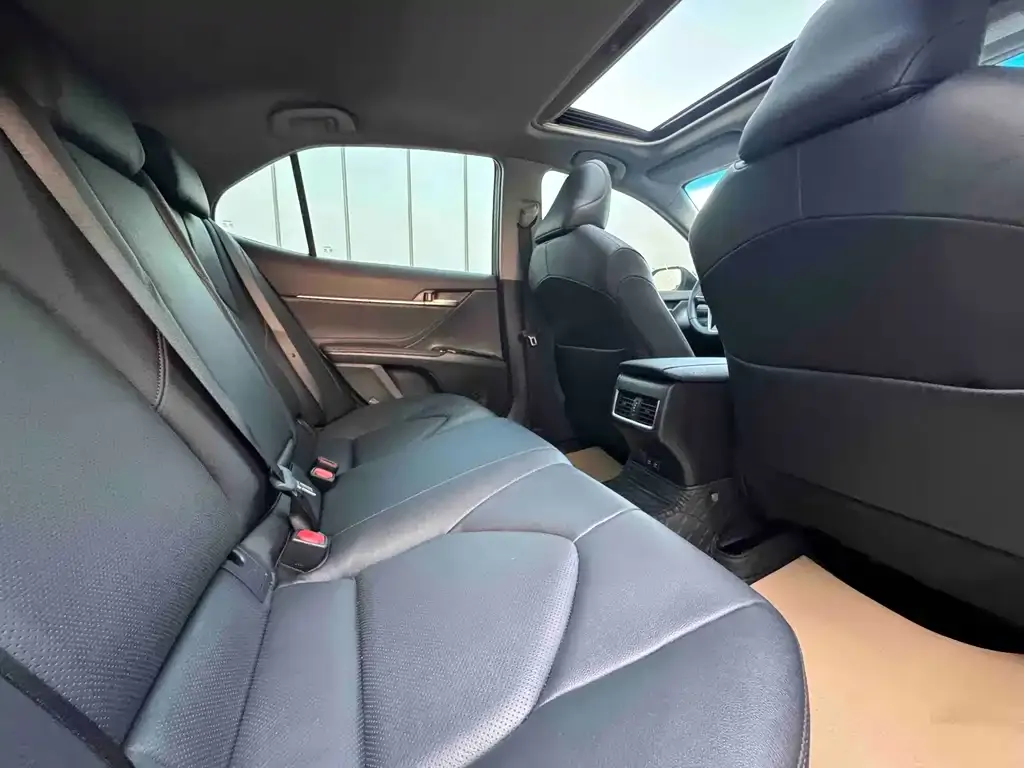 Toyota Camry 2023 из CN, фото 5
