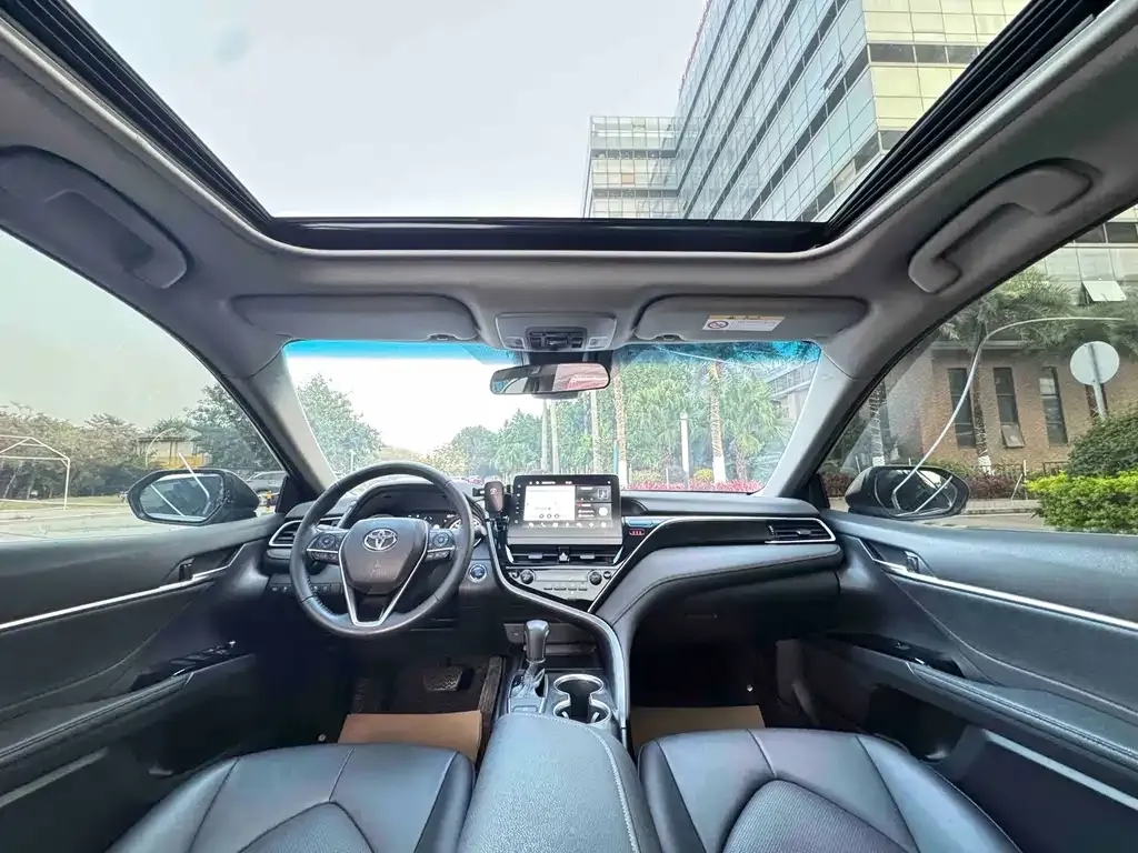 Toyota Camry 2023 из CN, фото 9