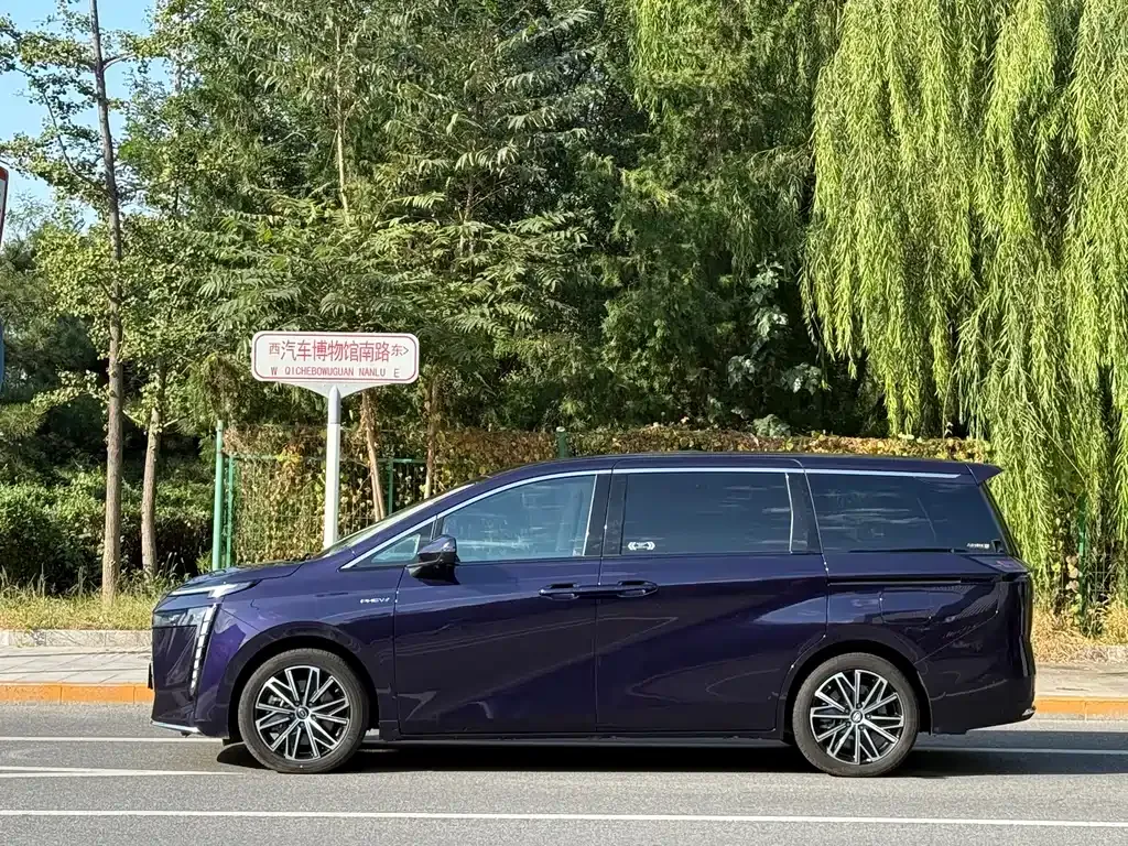 GAC Motor E8 Hybrid 2024 из CN, фото 9