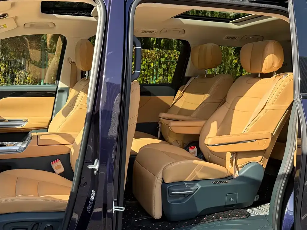 GAC Motor E8 Hybrid 2024 из CN, фото 3