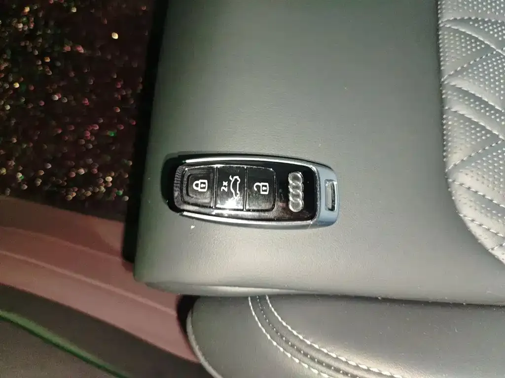 Audi A6L 2025 из CN, фото 3