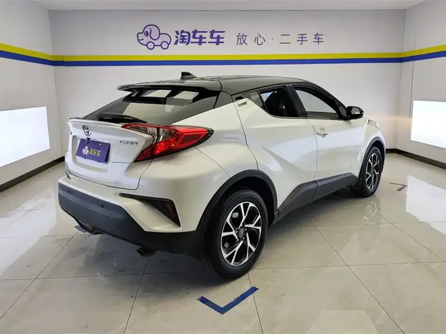 Toyota C-HR — фото 9