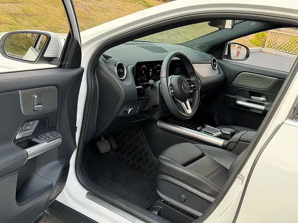 Mercedes-Benz GLA 2023 из CN, фото 3