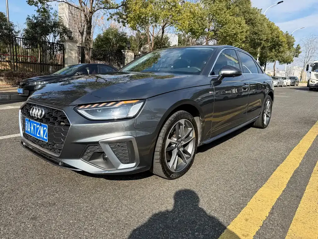 Audi A4L 2021 из CN, фото 1