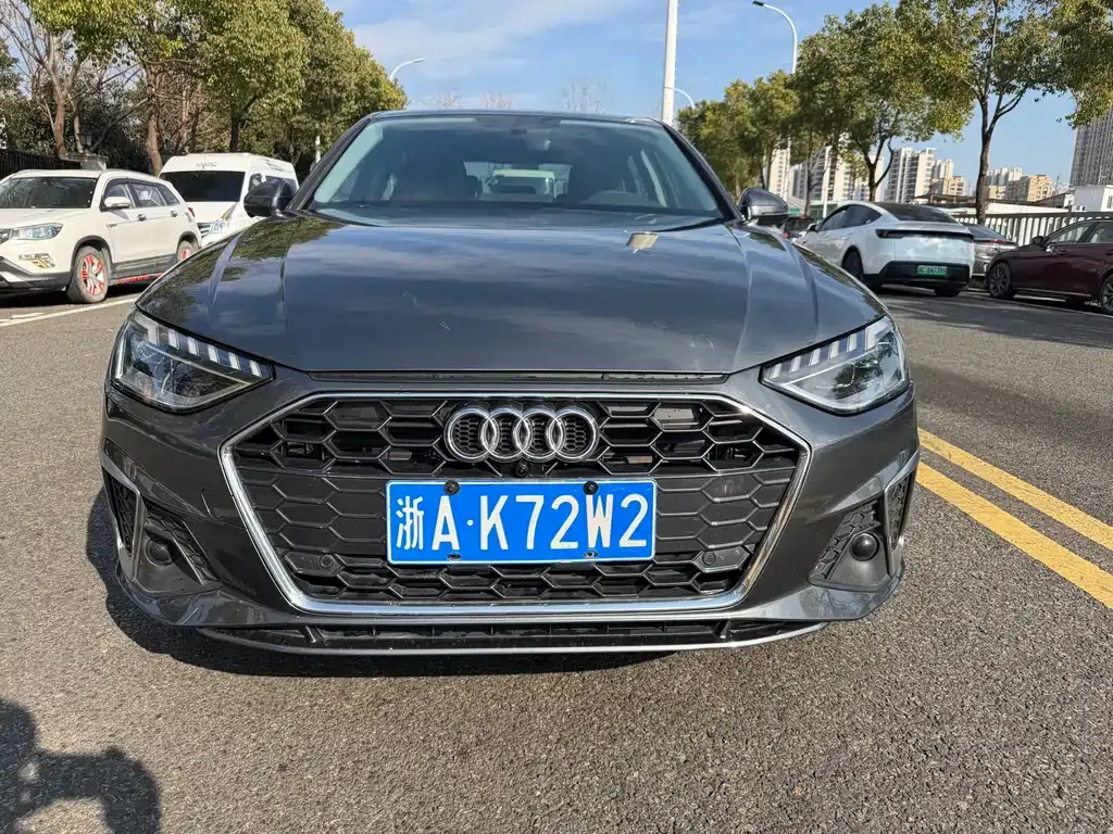 Audi A4L 2021 из CN, фото 8