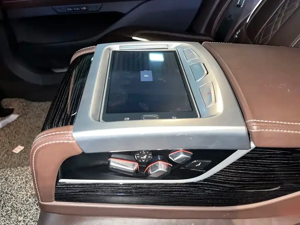 BMW 7 Series 2021 из CN, фото 9