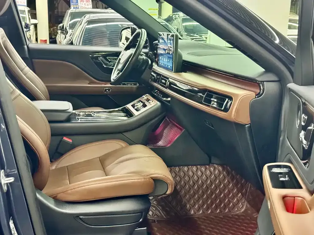 Lincoln Aviator 2021 из CN, фото 8