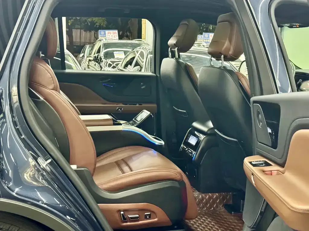 Lincoln Aviator 2021 из CN, фото 4