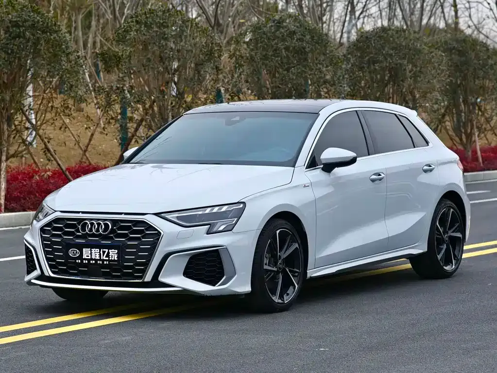Audi A3 — фото 1