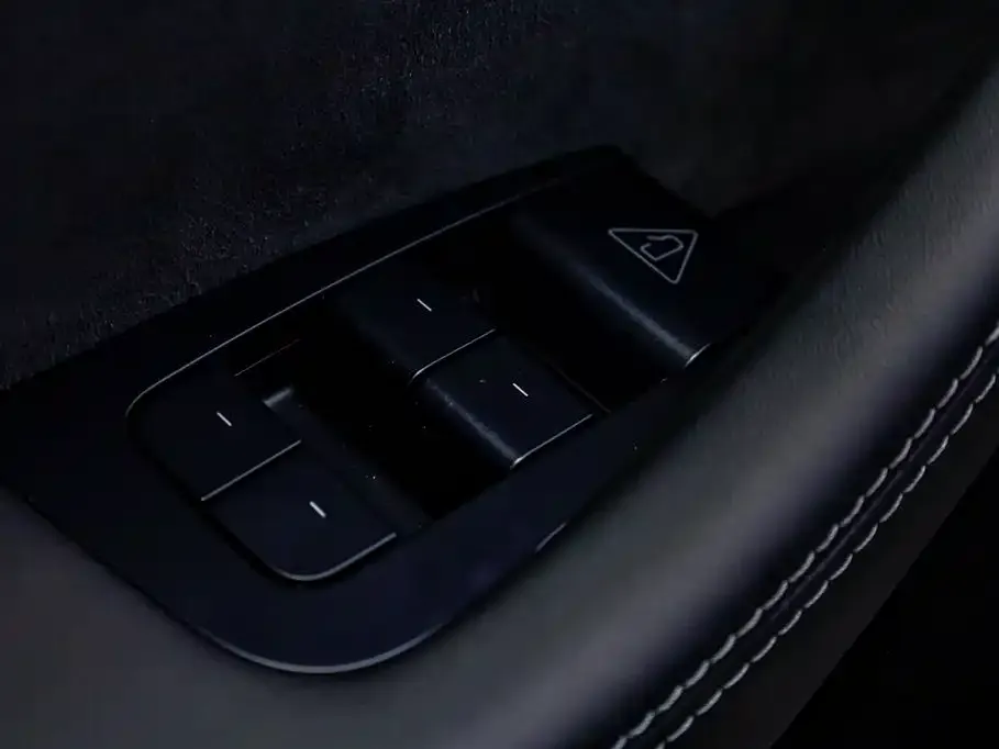 Tesla Model Y L 2025 из CN, фото 5