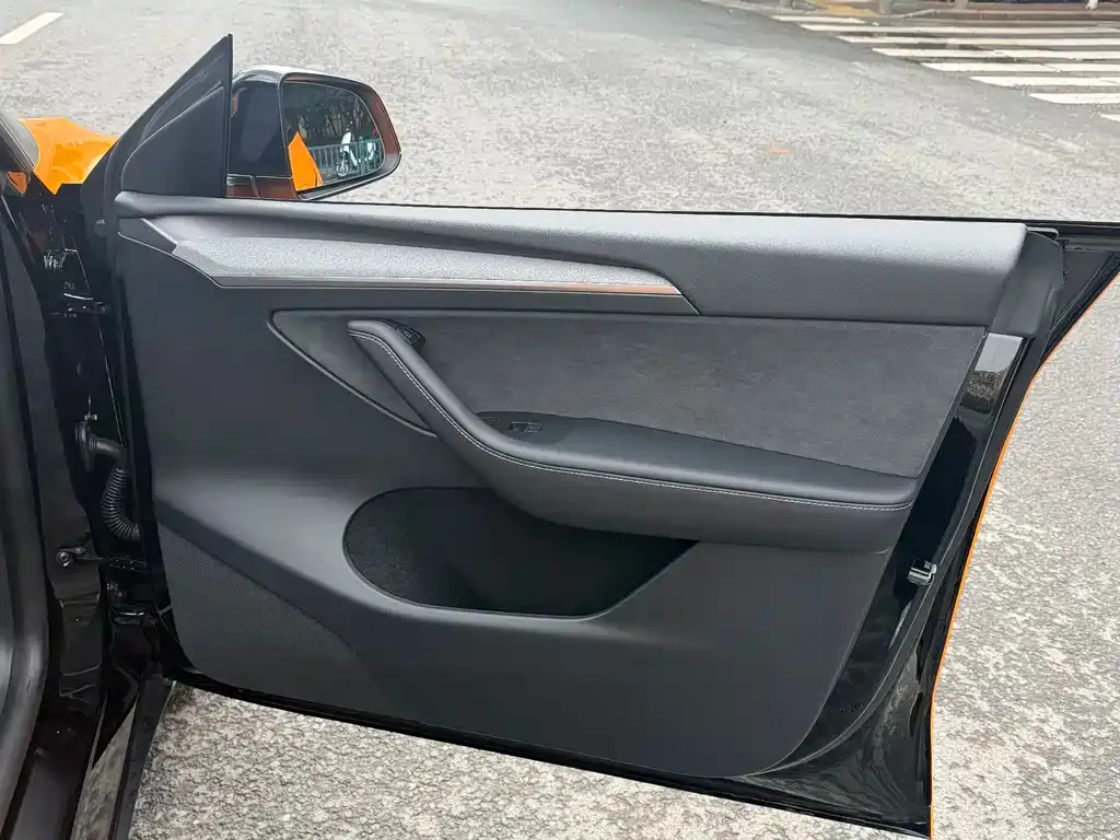 Tesla Model Y 2024 из CN, фото 3
