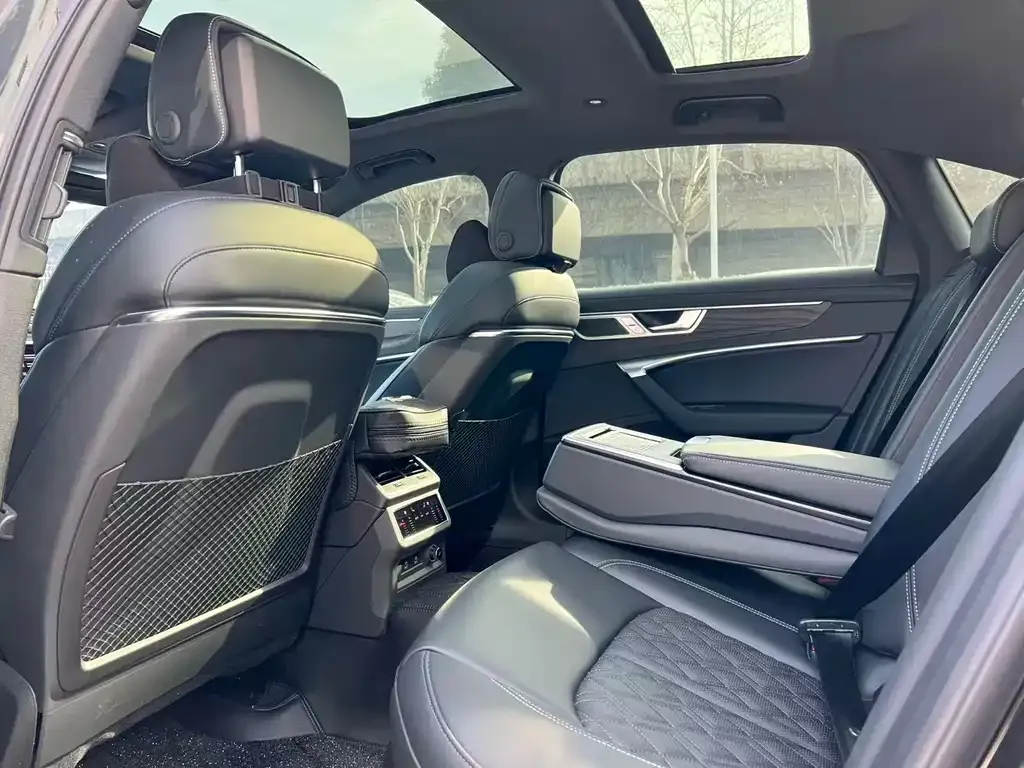 Audi A6L 2025 из CN, фото 4