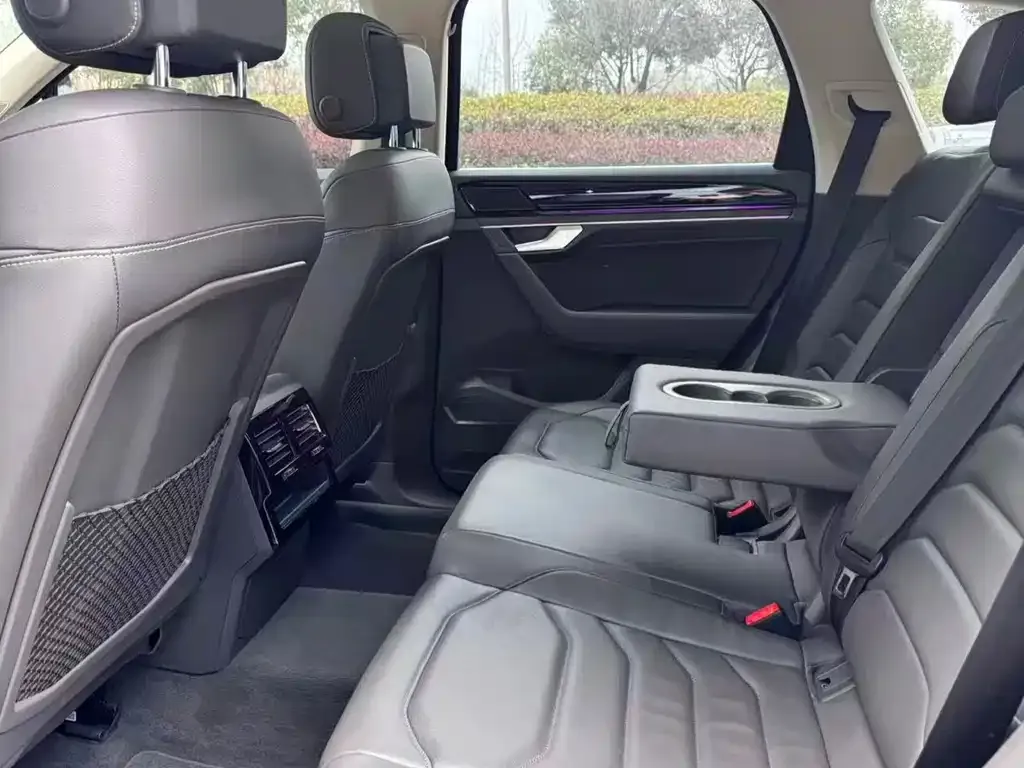 Volkswagen Touareg 2022 из CN, фото 8