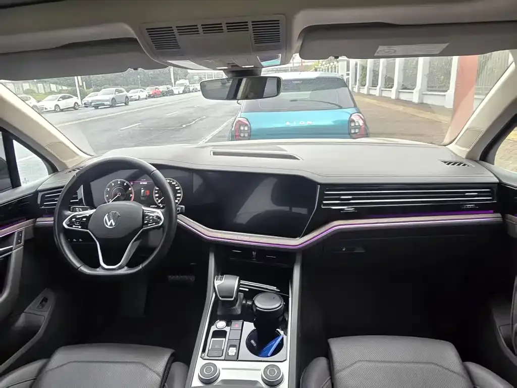 Volkswagen Touareg 2022 из CN, фото 2