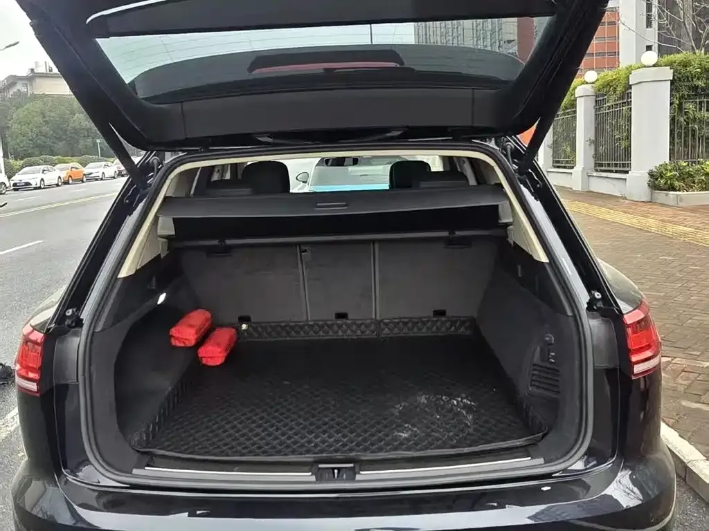 Volkswagen Touareg 2022 из CN, фото 4