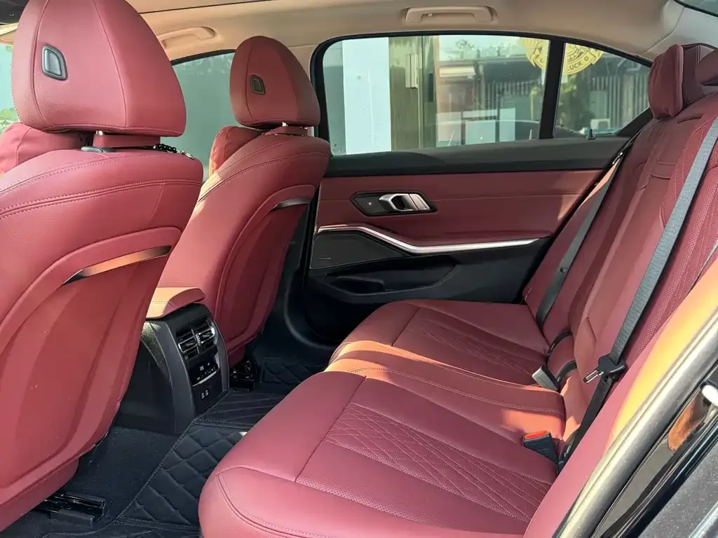 BMW 3 Series 2024 из CN, фото 9
