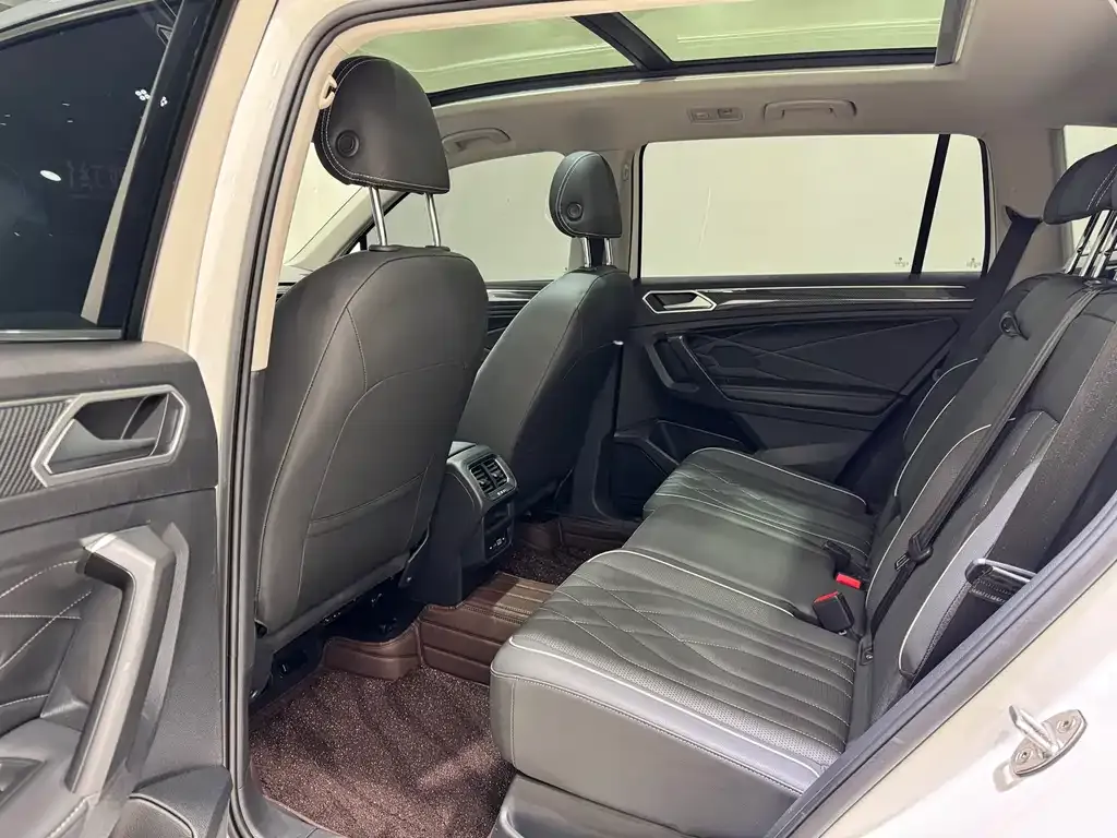 Volkswagen Tiguan L 2022 из CN, фото 6