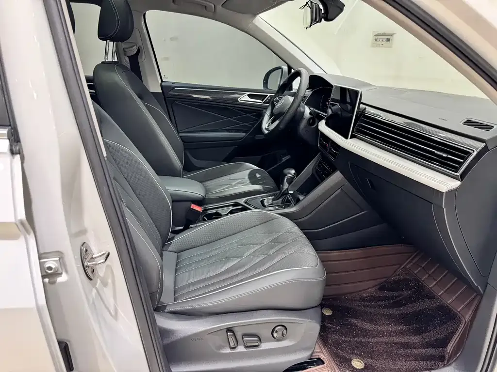 Volkswagen Tiguan L 2022 из CN, фото 2