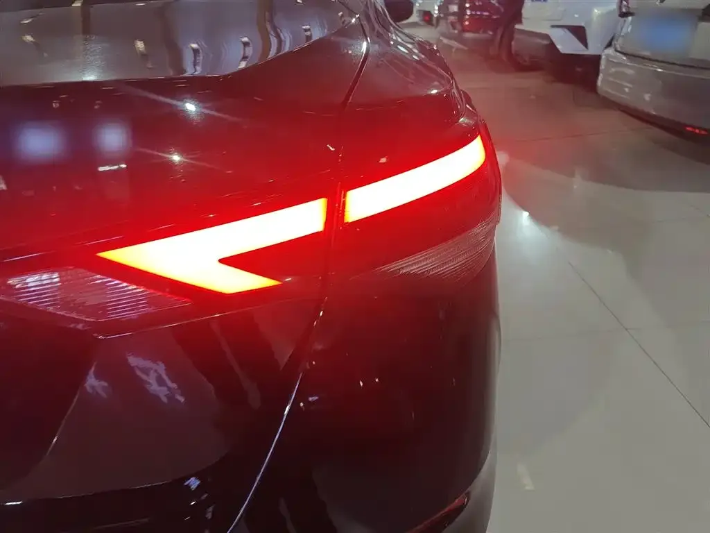Nissan Sylphy 2023 из CN, фото 2