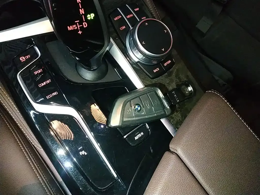 BMW 5 Series 2021 из CN, фото 10