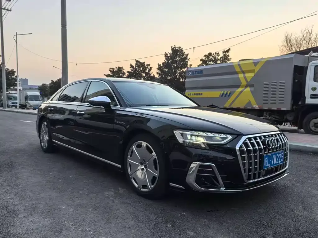 Audi A8 2022 из CN, фото 2