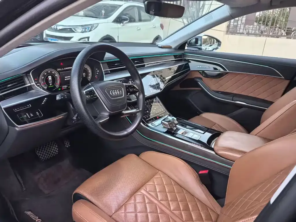 Audi A8 2022 из CN, фото 8