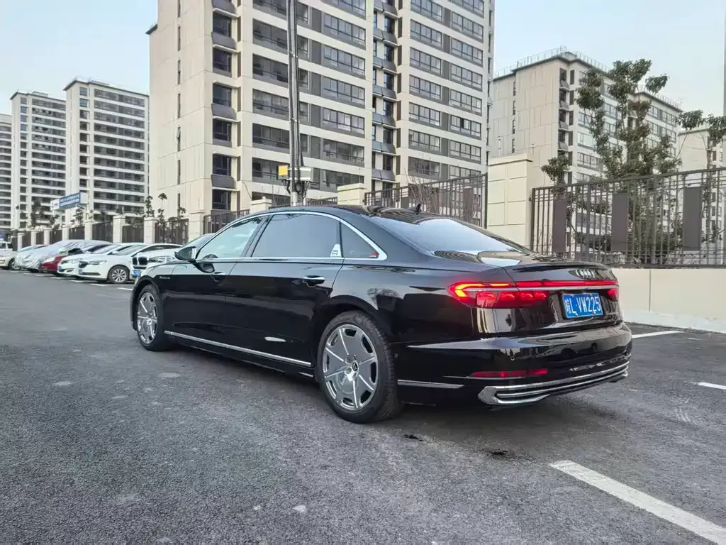 Audi A8 2022 из CN, фото 7