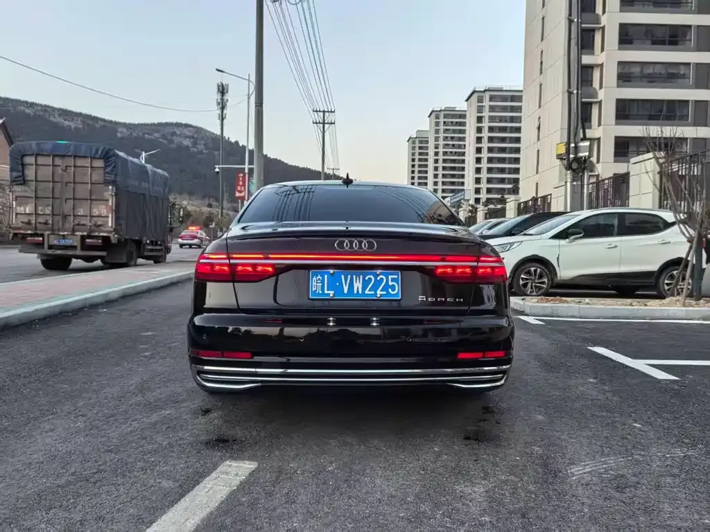 Audi A8 2022 из CN, фото 6