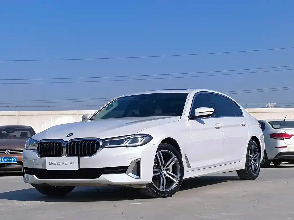 BMW 5 Series — фото 10