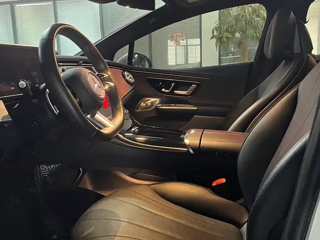 Mercedes-Benz EQE 2024 из CN, фото 5