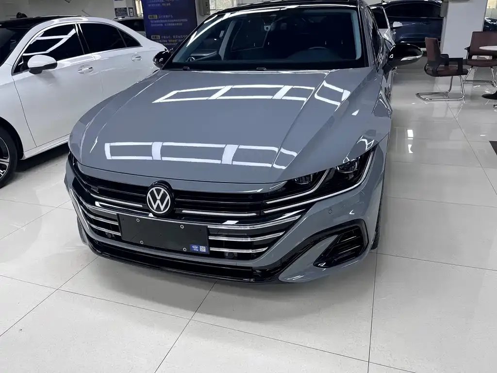 Volkswagen CC 2023 из CN, фото 1