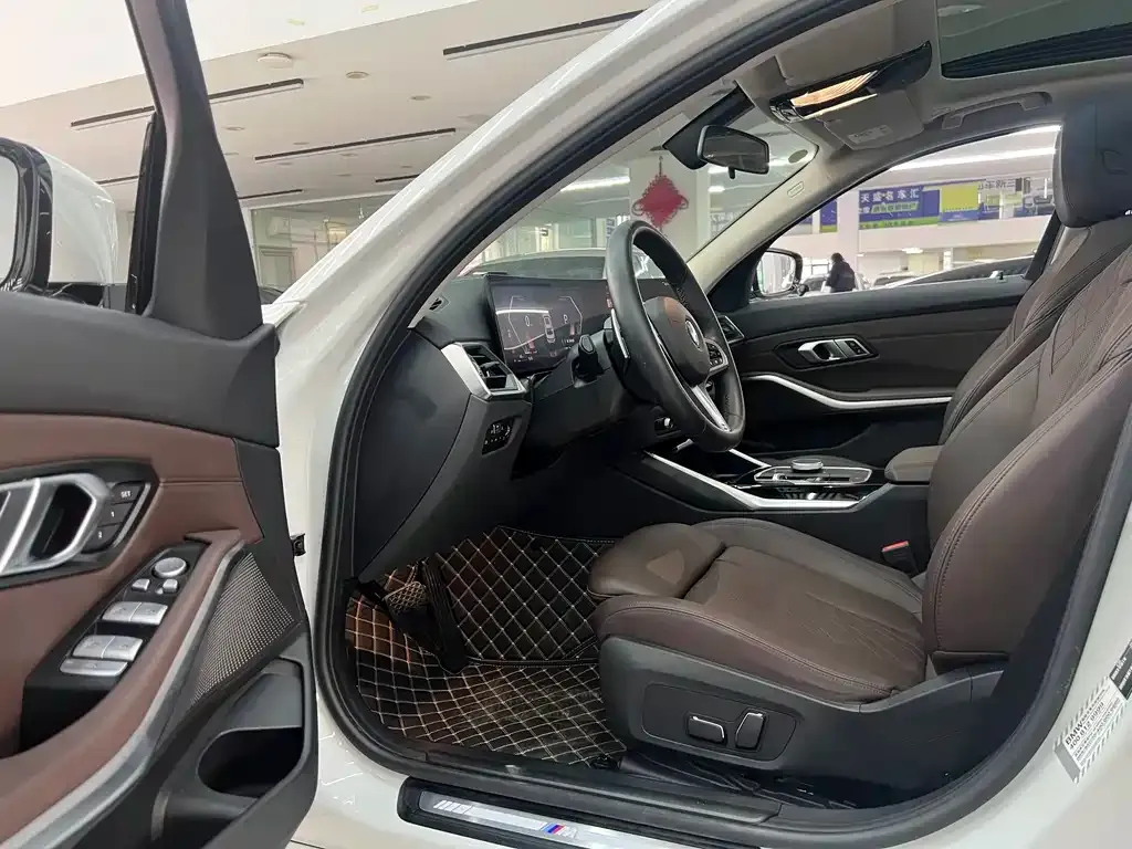 BMW 3 Series 2024 из CN, фото 9