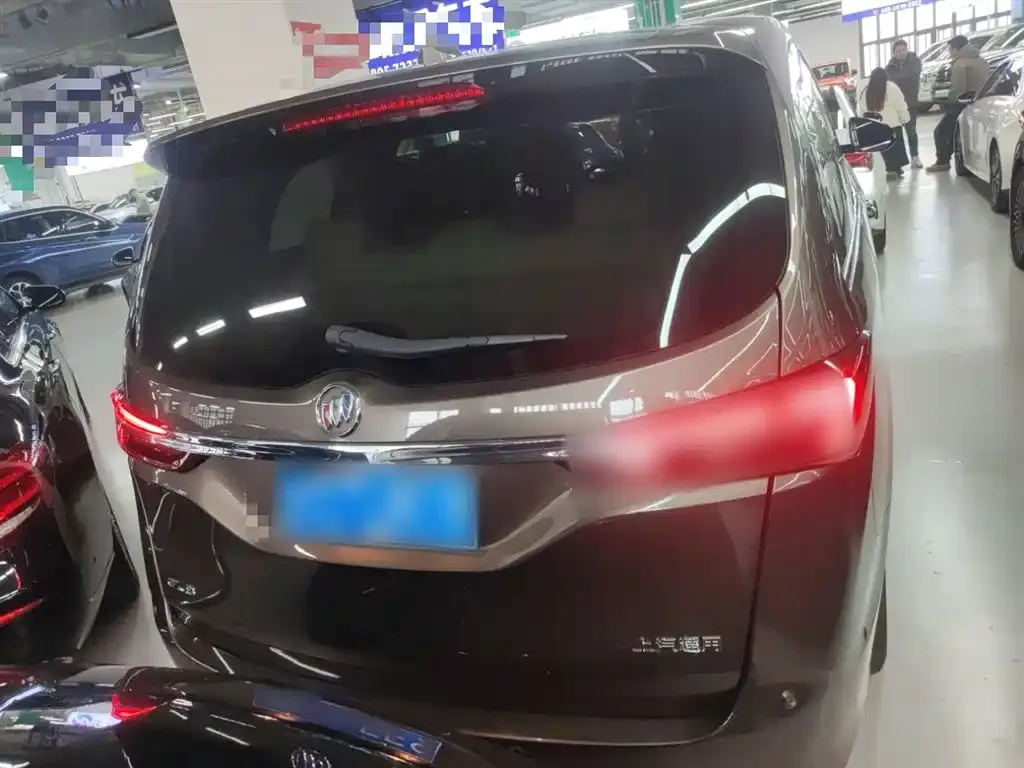 Buick GL8 2023 из CN, фото 2