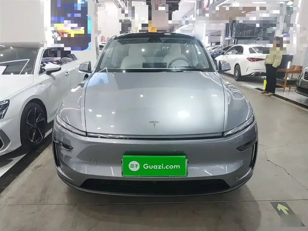 Tesla Model Y — фото 3