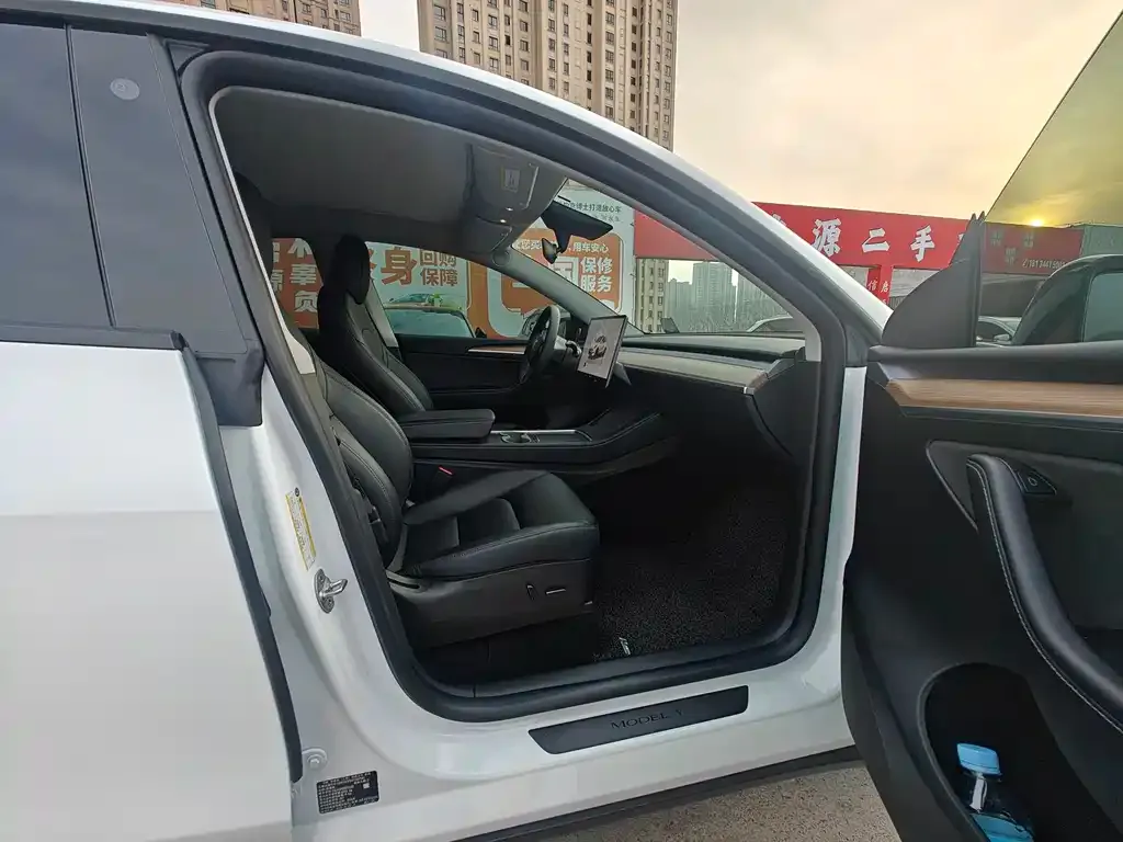 Tesla Model Y 2023 из CN, фото 10