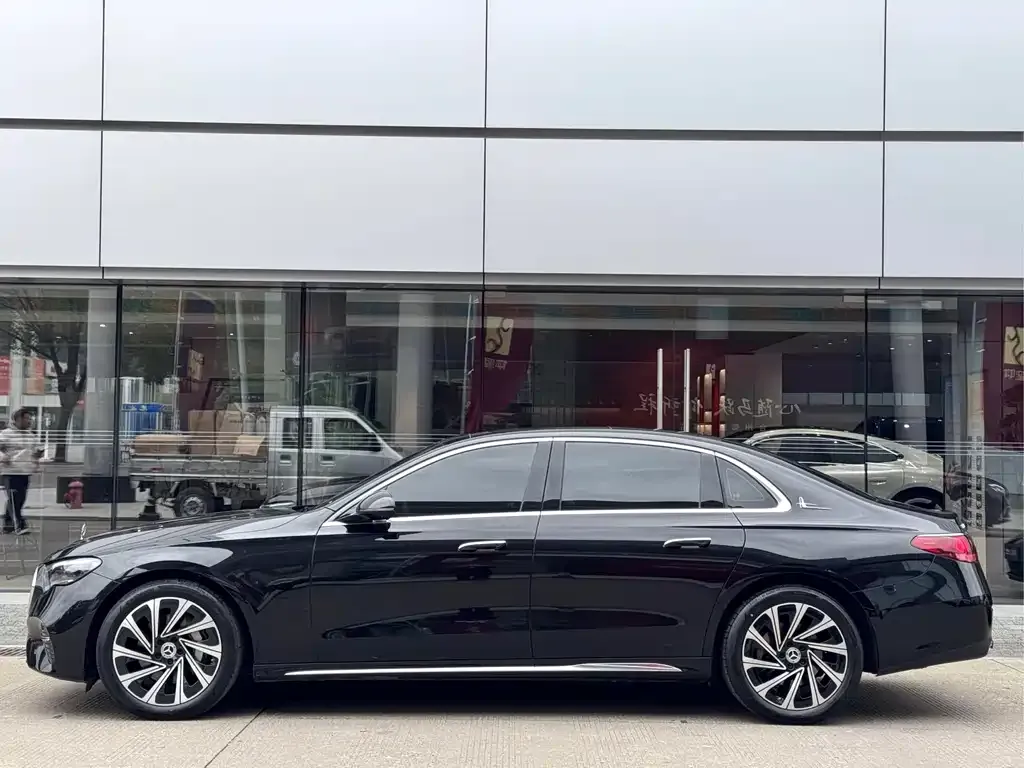 Mercedes-Benz E-Class 2024 из CN, фото 3