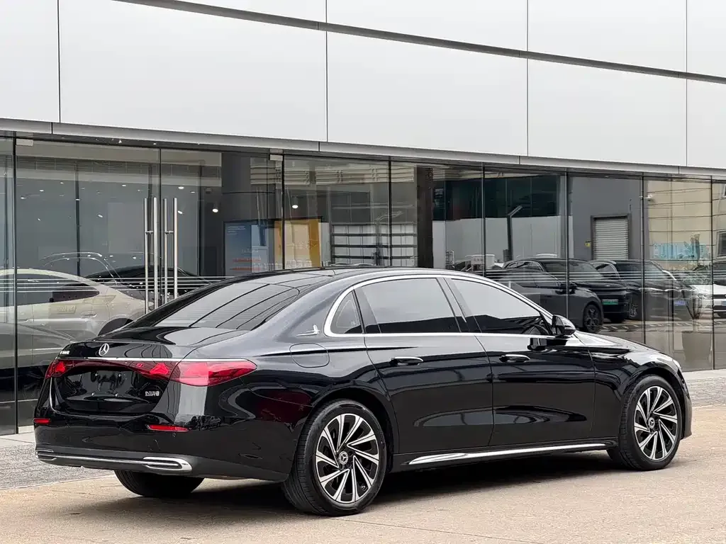 Mercedes-Benz E-Class 2024 из CN, фото 4