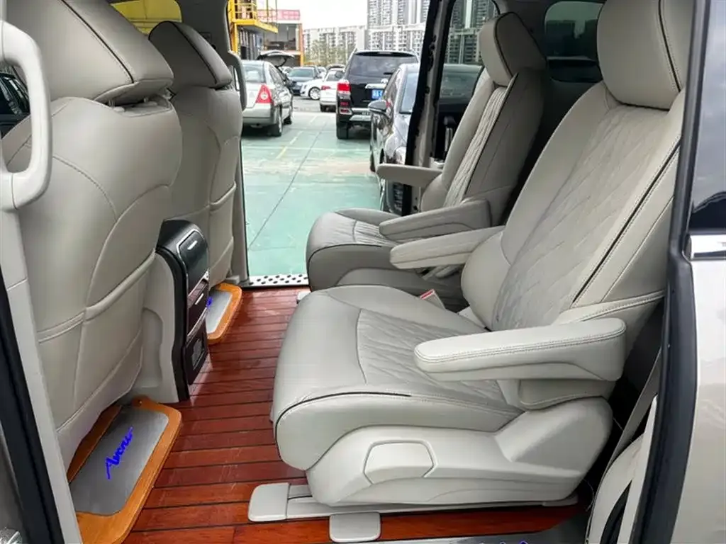 Buick GL8 2022 из CN, фото 9