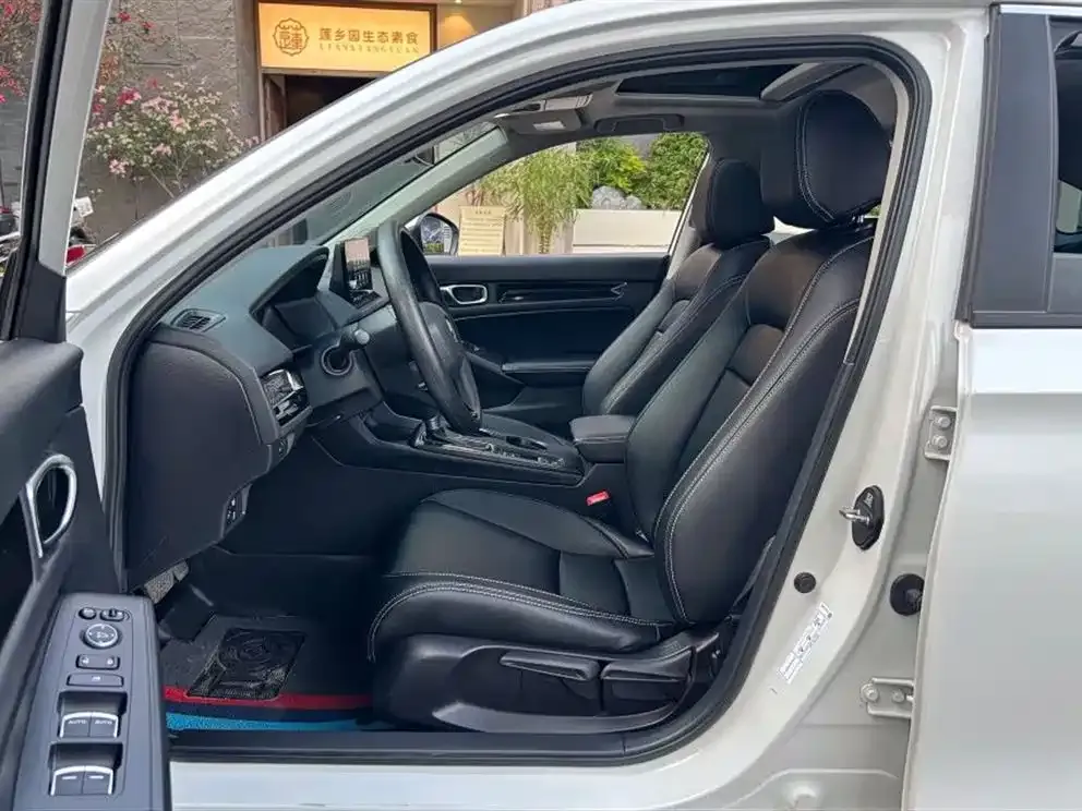 Honda Civic 2024 из CN, фото 2