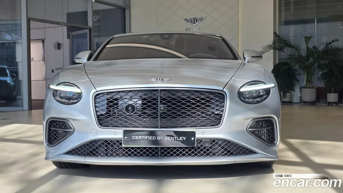 Bentley Continental 2025 из KR, фото 5