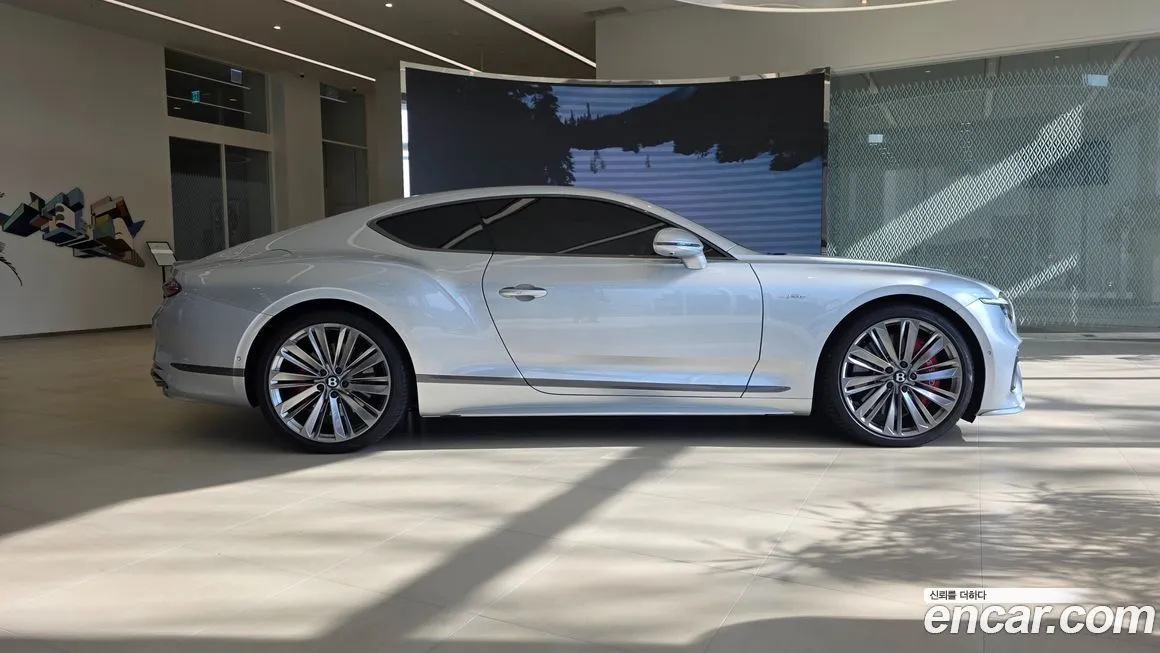 Bentley Continental 2025 из KR, фото 9