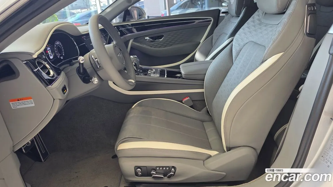 Bentley Continental 2025 из KR, фото 8