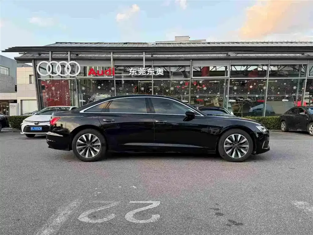 Audi A6L 2022 из CN, фото 5