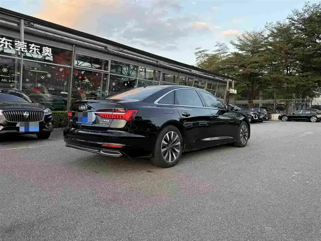 Audi A6L 2022 из CN, фото 9
