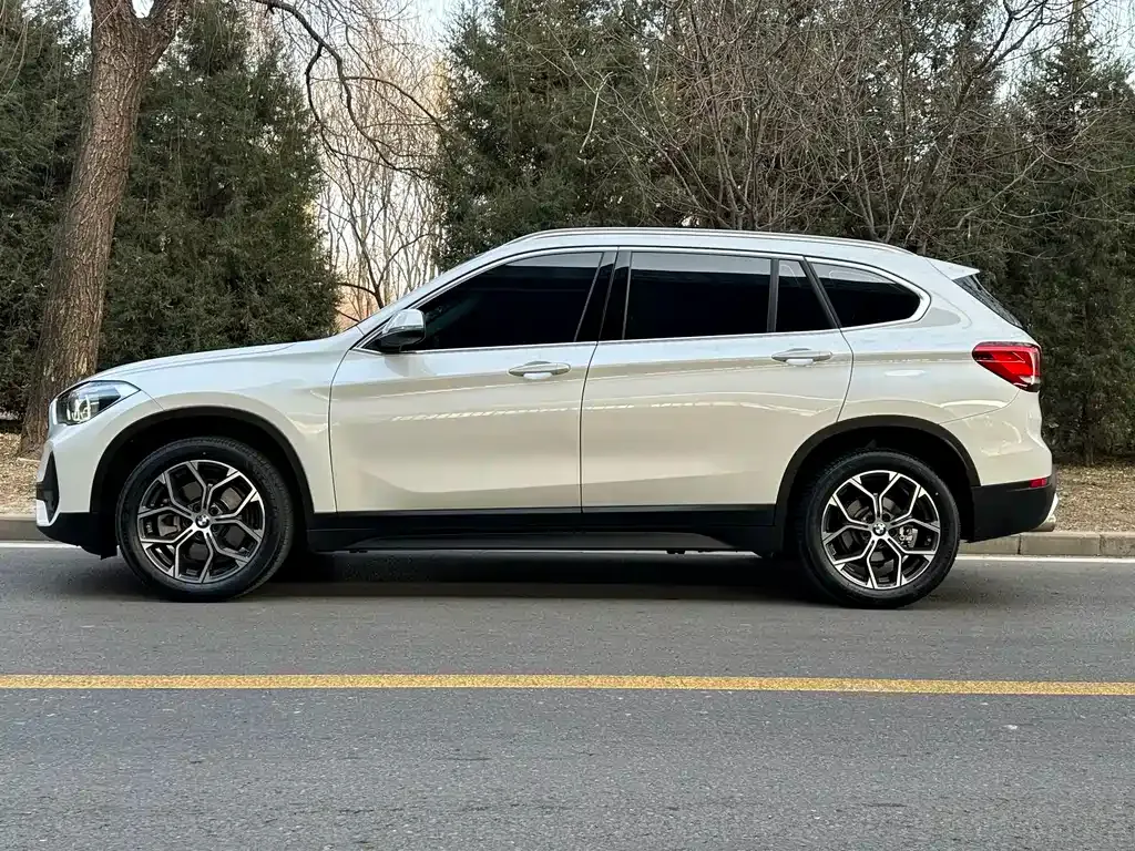 BMW X1 — фото 9