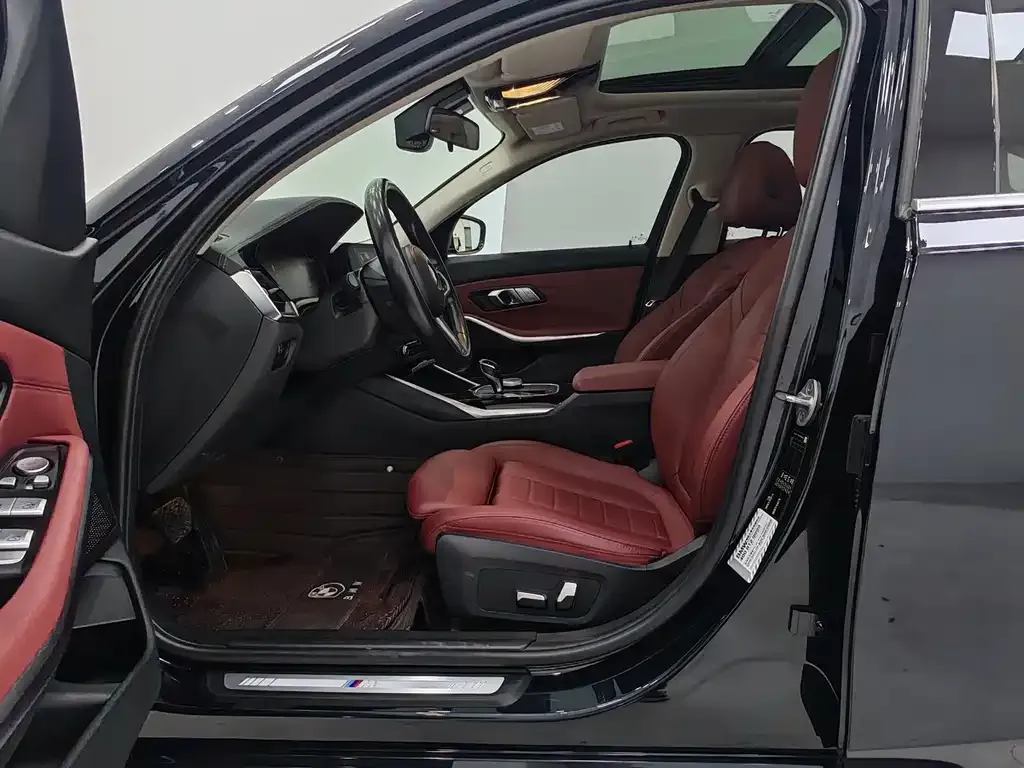 BMW 3 Series 2021 из CN, фото 3