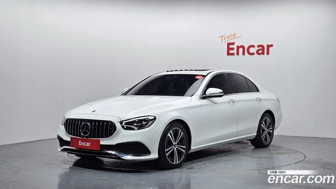 Mercedes-Benz E-Class — фото 1