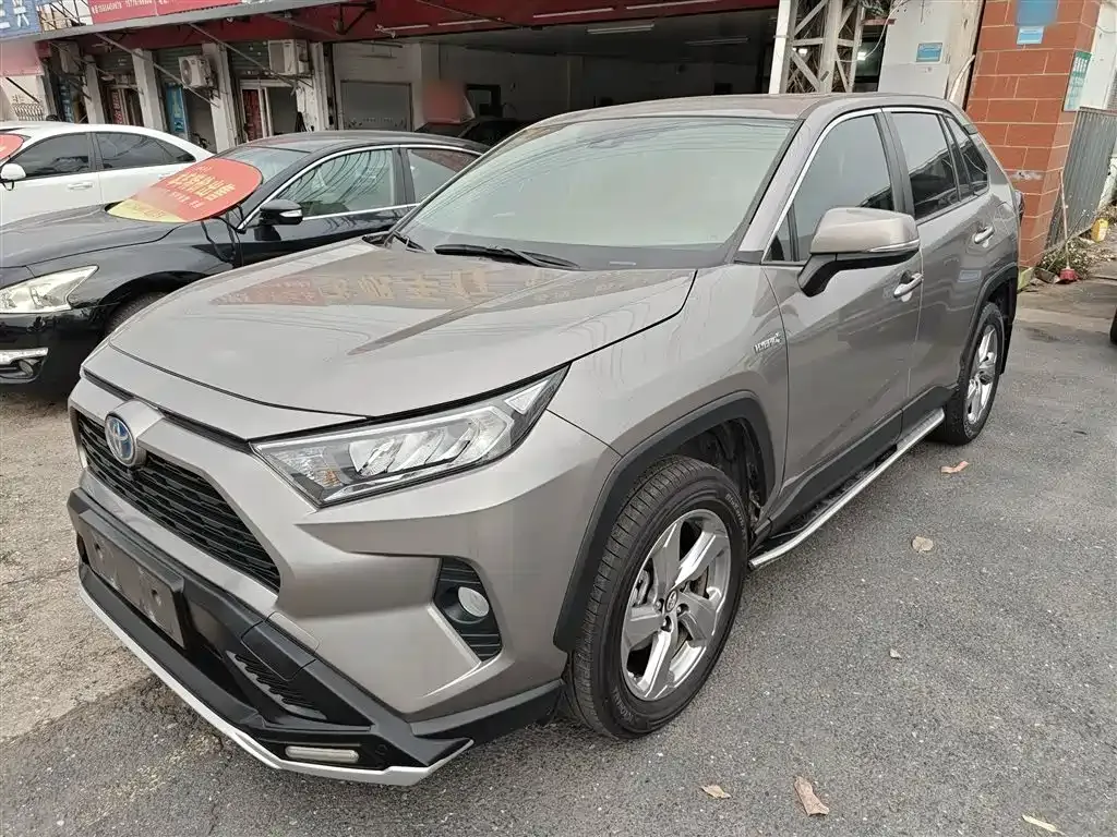 Toyota RAV4 2023 из CN, фото 1