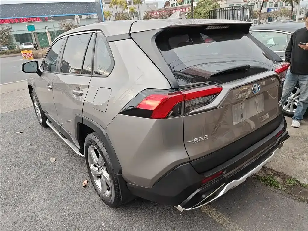 Toyota RAV4 2023 из CN, фото 9