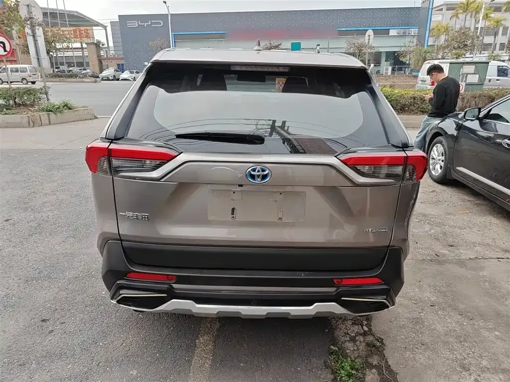 Toyota RAV4 2023 из CN, фото 6